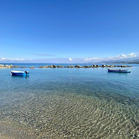 Appartamenti La Baia Del Rais Falcone Extérieur photo
